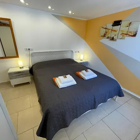 Апартаменты Wunderschoenes Kleines Fuer 2 Personen Mit Idylischen Blick Ins Gruene